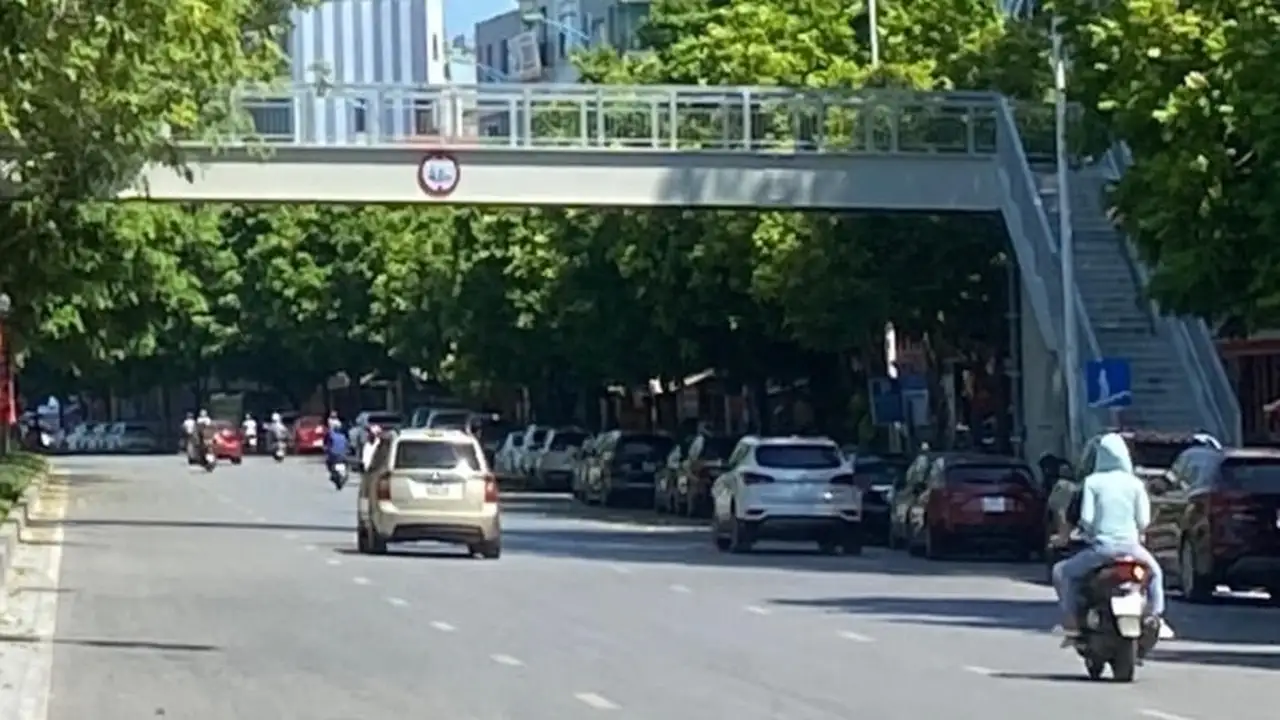 هانوي تسجل درجات حرارة تتجاوز 35 مئوية وسط طقس حار ومشمس في مناطقها